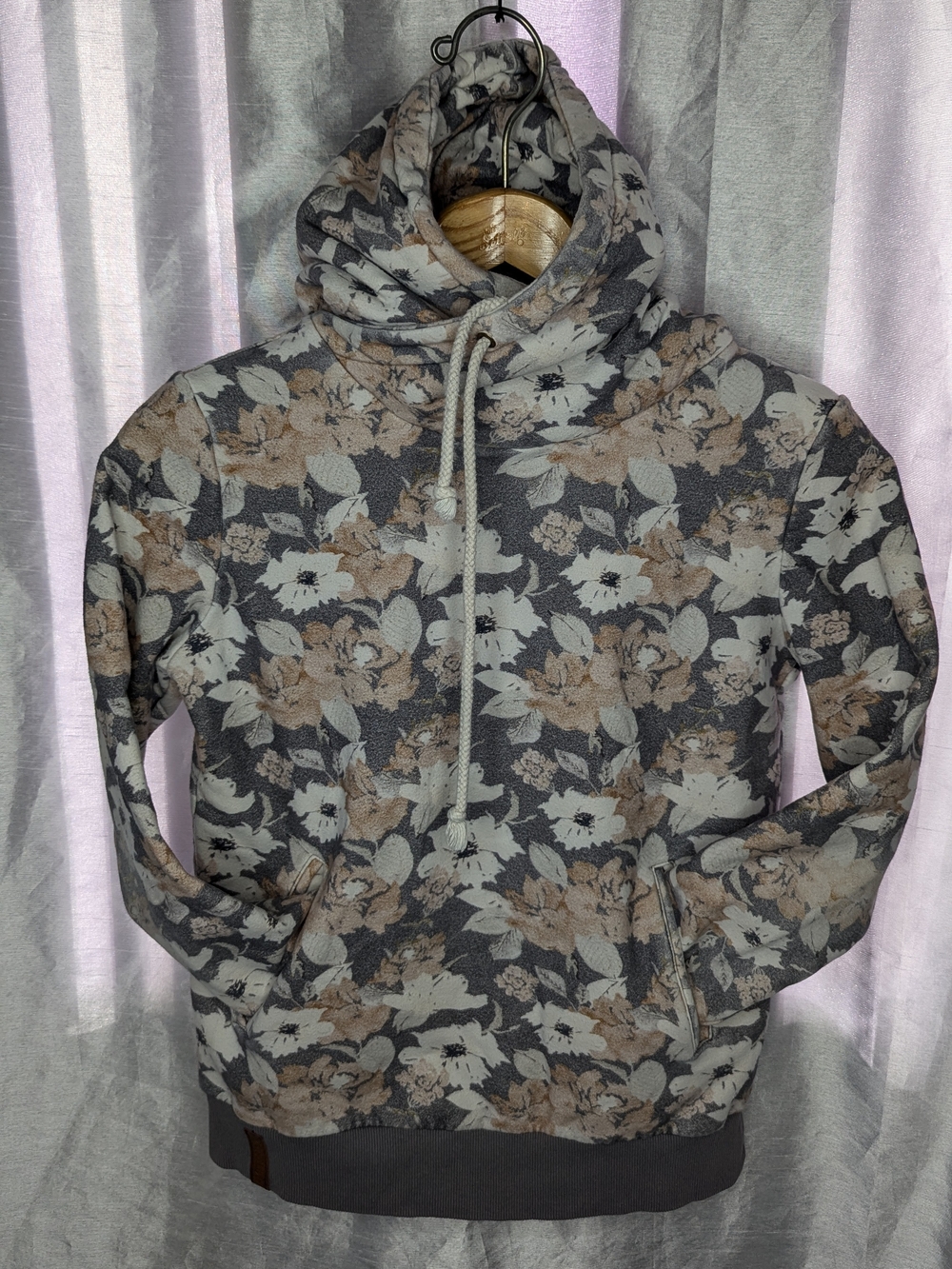 Ampersand Avenue Floral Pullover Hoodie in Gray & Brown Small Like New